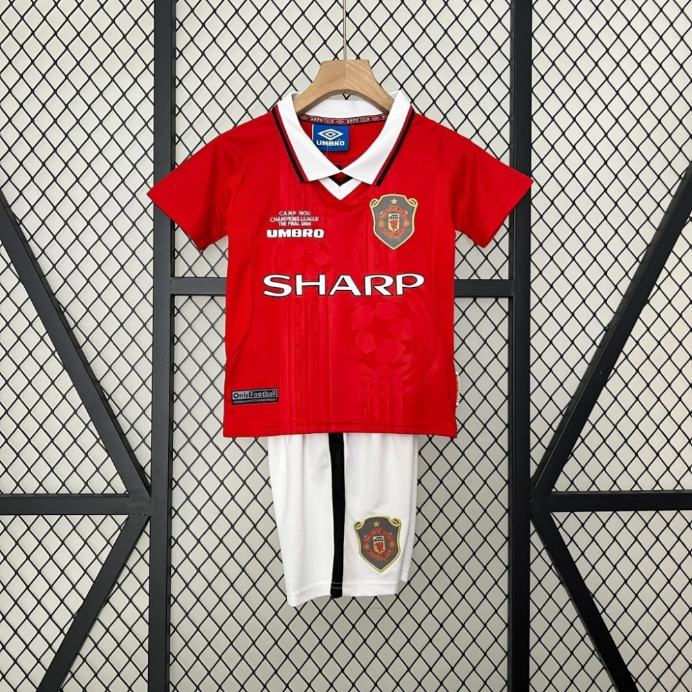 Kit Infantil Retrô Manchester United I - Umbro 99/00