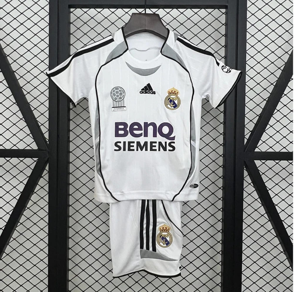 Kit Infantil Retrô Real Madrid I - Adidas 06/07