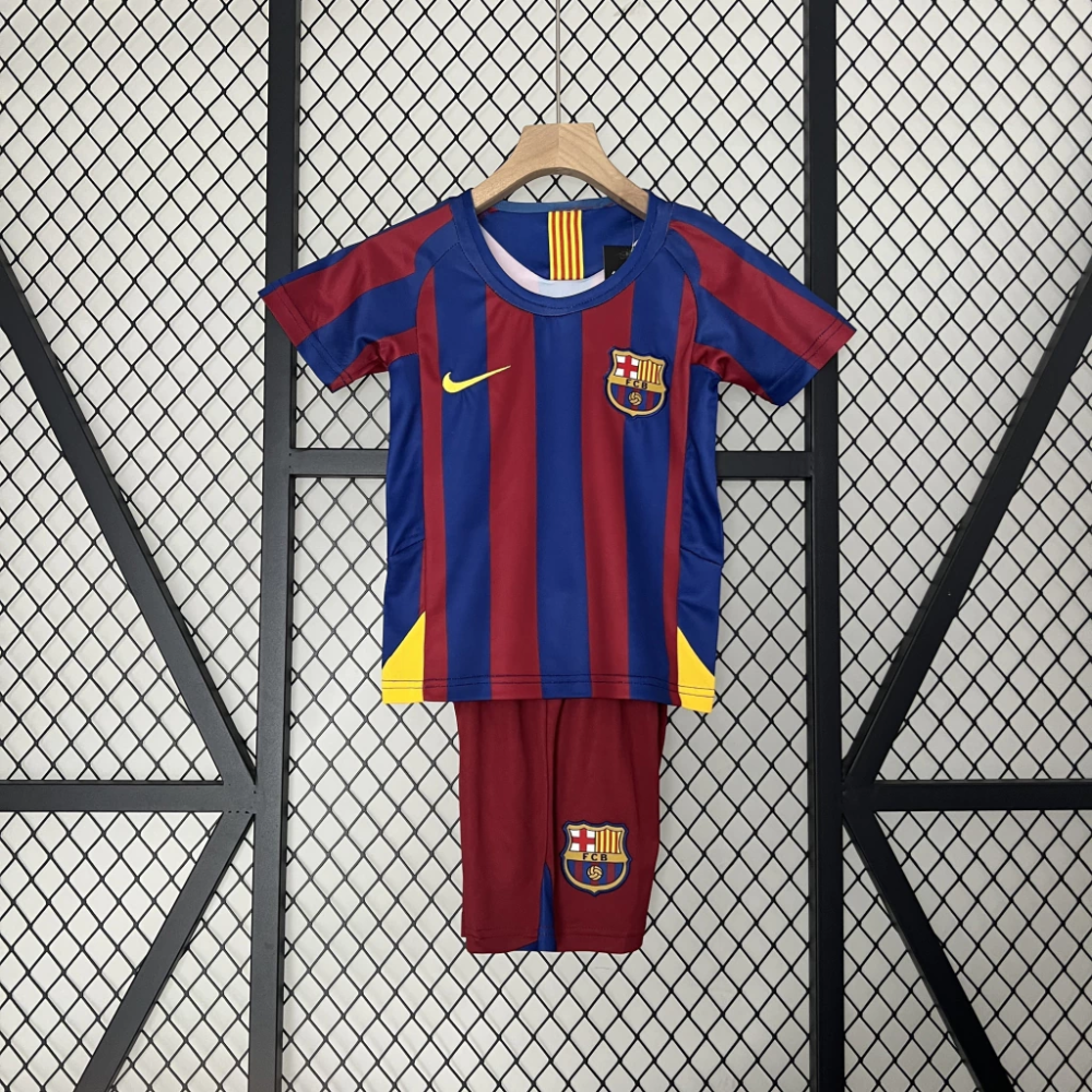 Kit Infantil Retrô Barcelona I - Nike 05/06