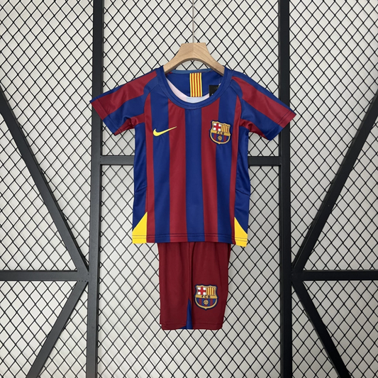 Kit Infantil Retrô Barcelona I - Nike 05/06