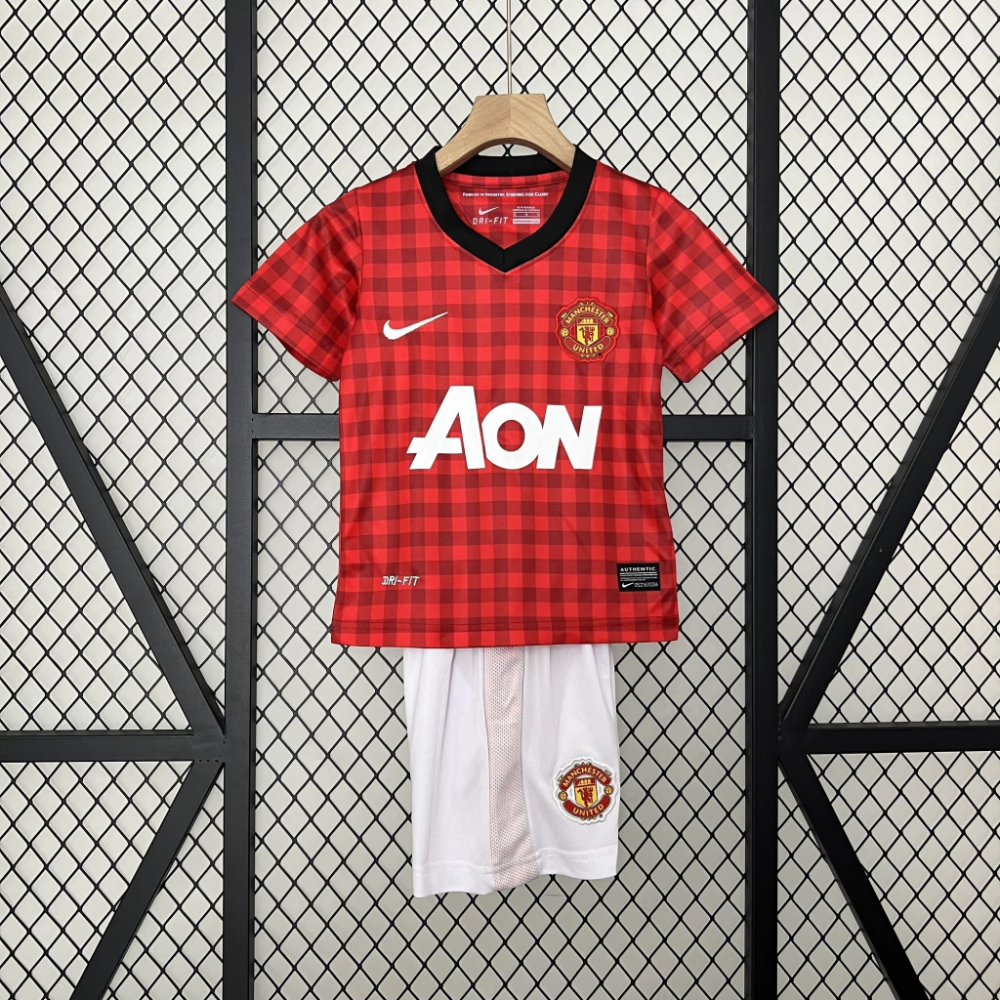 Kit Infantil Retrô Manchester United I - Nike 00/02