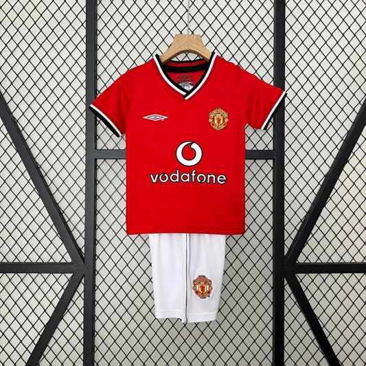 Kit Infantil Retrô Manchester United I - Umbro 12/13